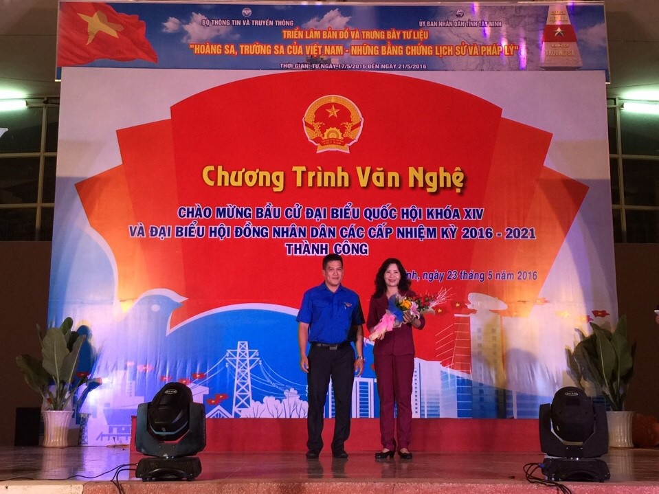Đoàn viên thanh niên Sở Văn hoá, Thể thao và Du lịch Tây Ninh chào mừng thành công cuộc bầu cử Đại biểu Quốc hội khóa XIV và đại biểu HĐND các cấp nhiệm kỳ 2016-2020